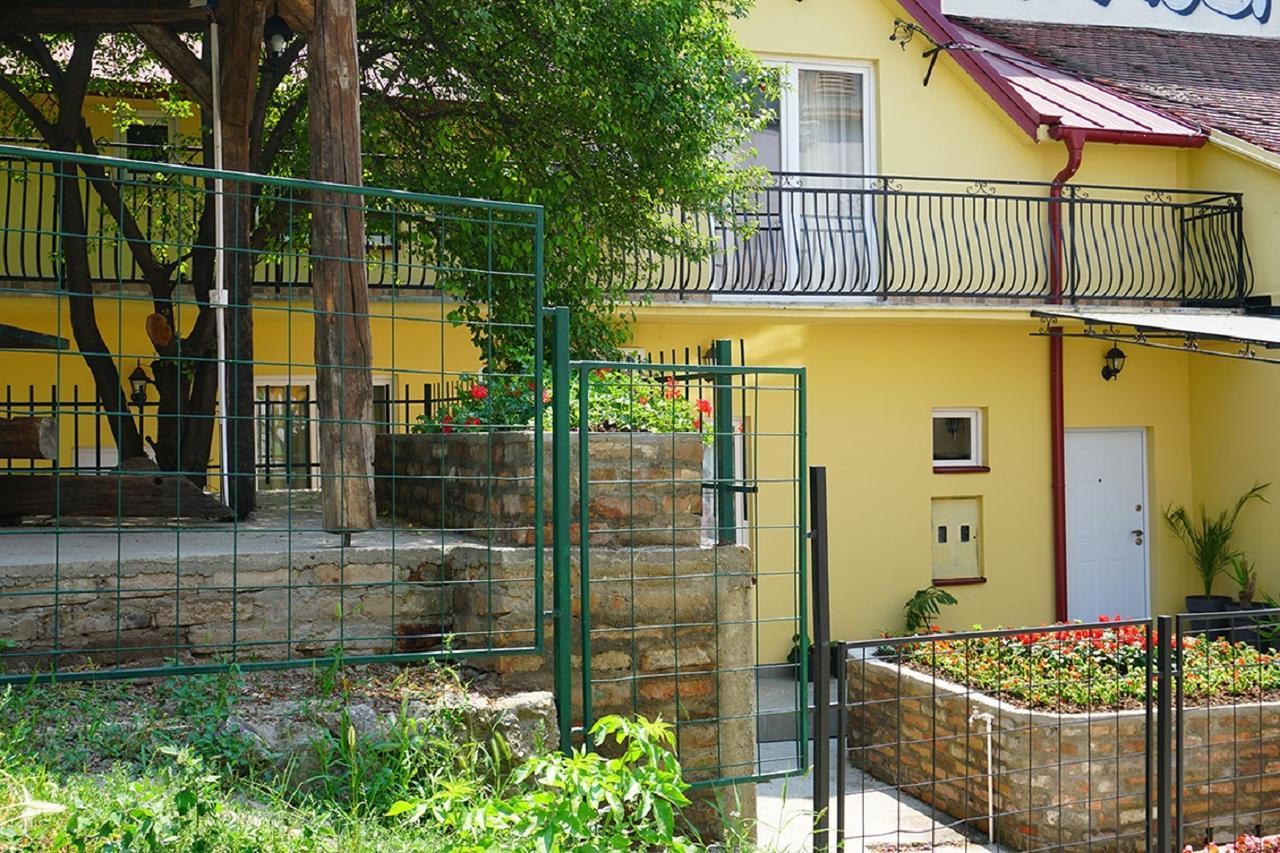 Male Stepenice Βελιγράδι Εξωτερικό φωτογραφία